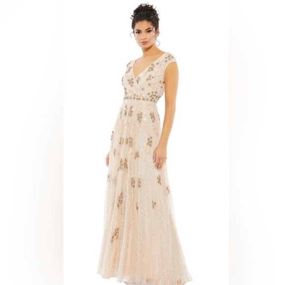 Mac Duggal #93575 Embellished Wrap Over Cap Sleeve A-Line Gown Size 22 NWT - Picture 1 of 12